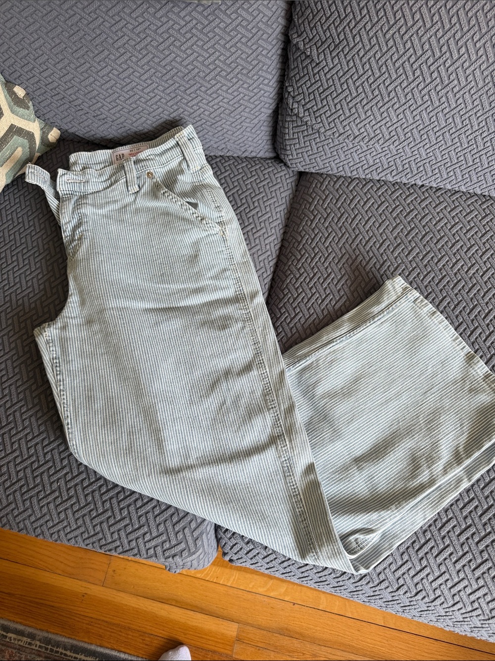 Gap woman’s low rise pants